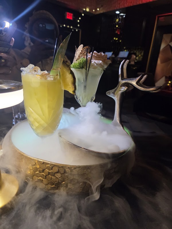 Deluxe Fun Dining 3