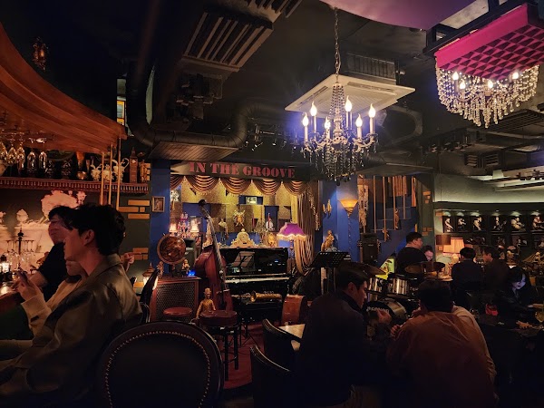In The Grove Jazz Bar 1
