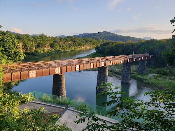 Cheorwon Geumgangsan Electric Railway Bridge