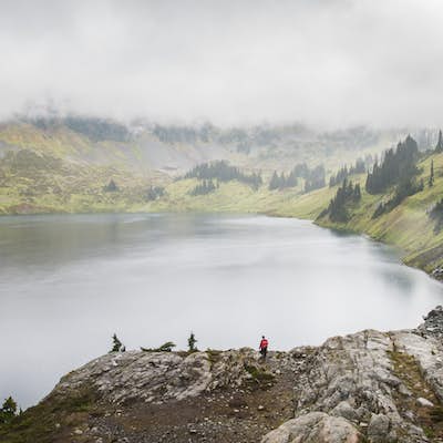 Cirque Lake