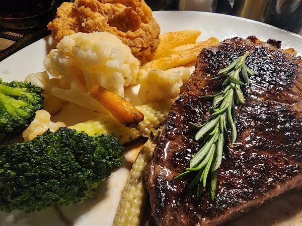 Bo-Vine Wine & Grill House 4