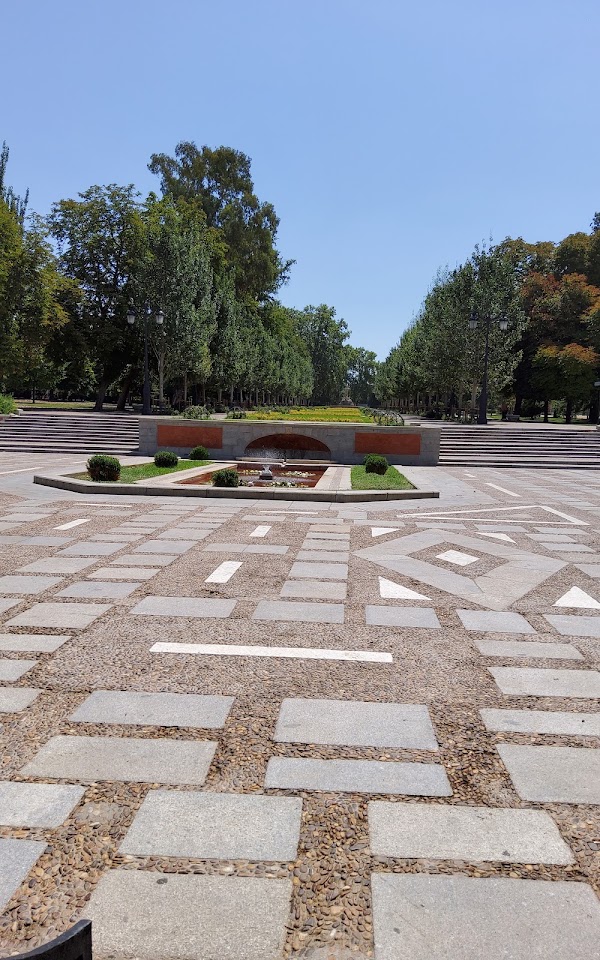 Puerta de Alcalá 3