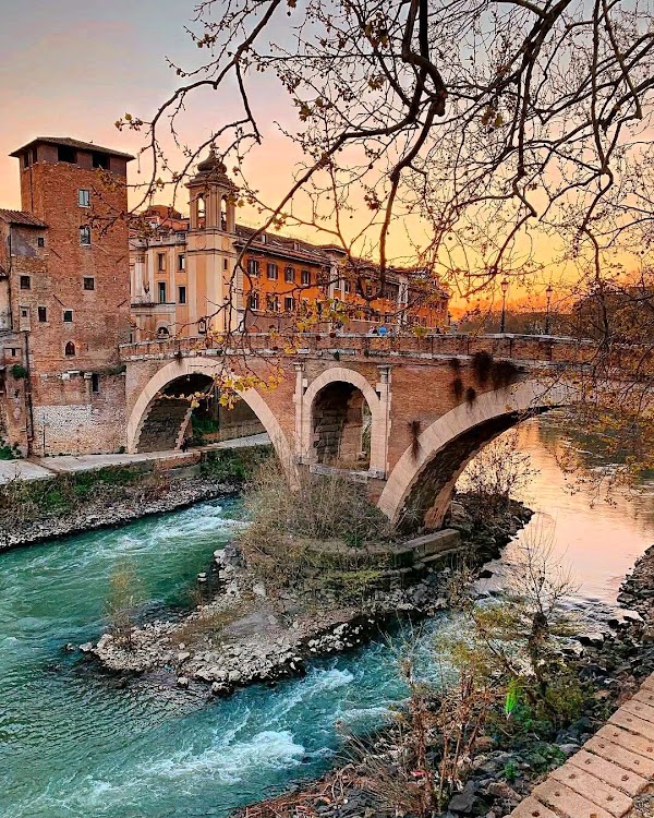 Tiber Island 3