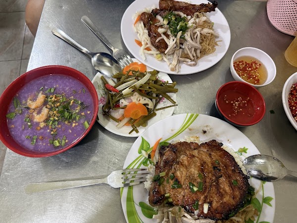 Quán Cơm Tấm Hồng Calmette 4