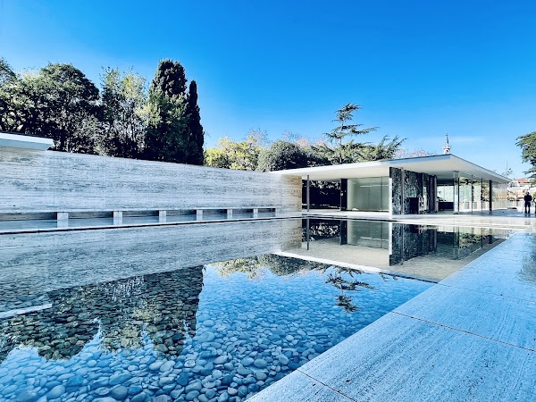 Mies van der Rohe Pavilion 1