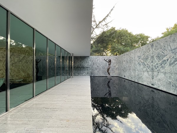 Mies van der Rohe Pavilion 5