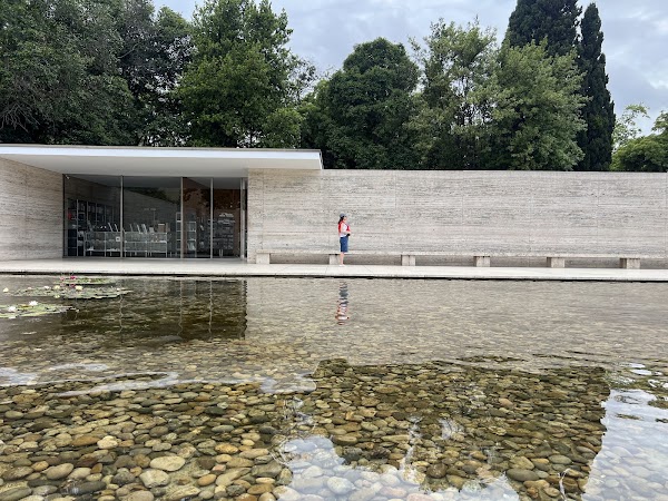 Mies van der Rohe Pavilion 4