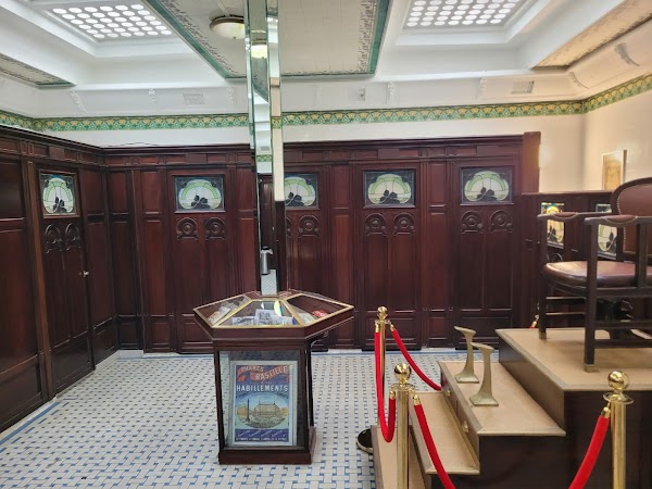 Lavatory Madeleine 1