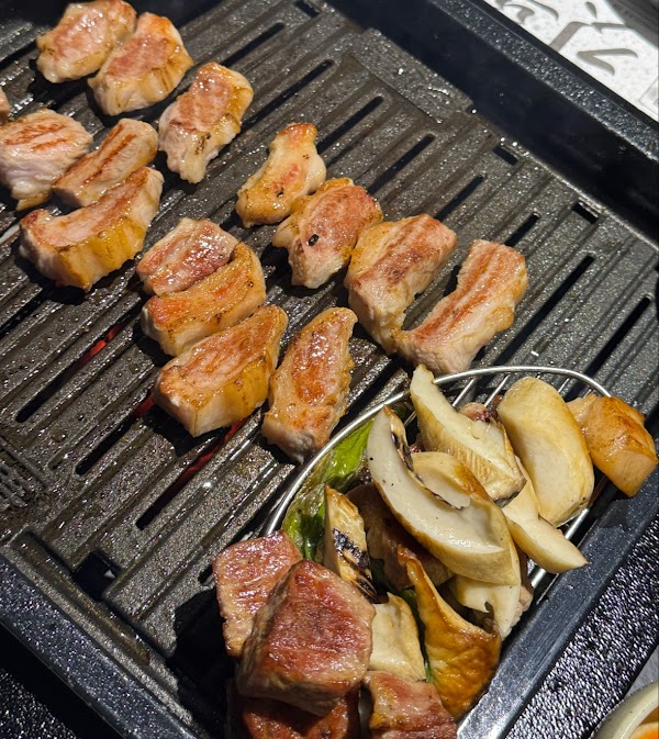 Hongdae Restaurant GIT TTEUL (korean bbq) 3