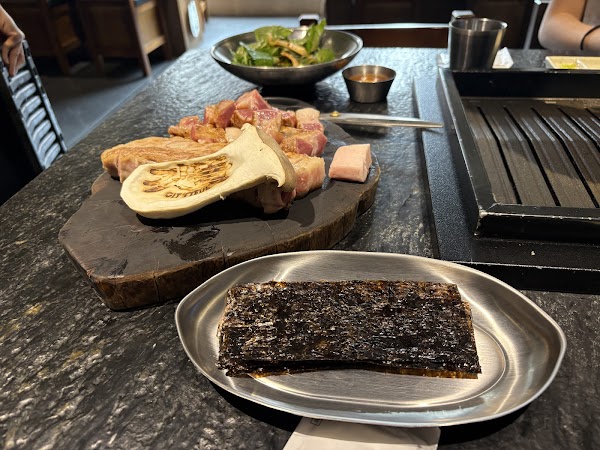 Hongdae Restaurant GIT TTEUL (korean bbq) 2