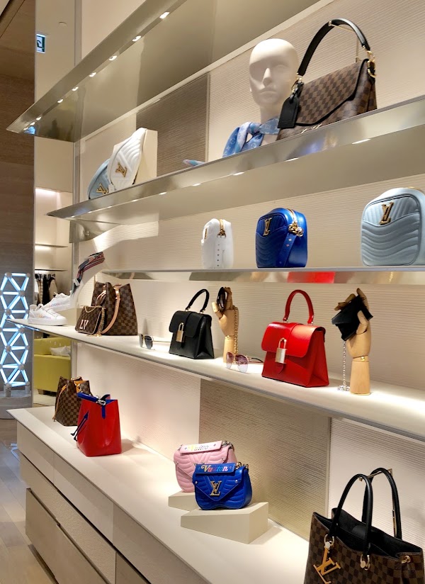 Louis Vuitton Perth 3