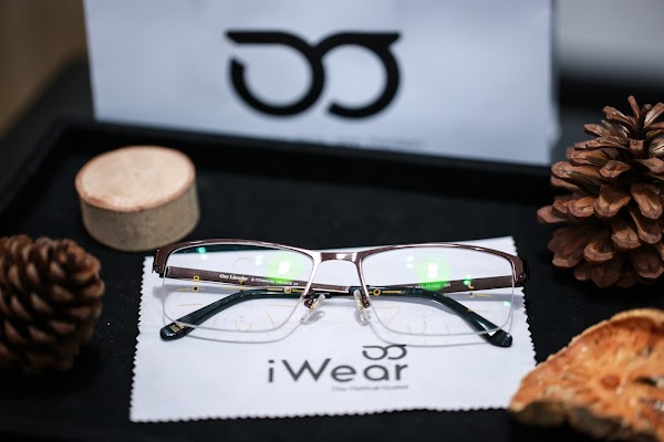 iWear Optical Outlet สาขารัชดา ศูนย์การค้า The Street