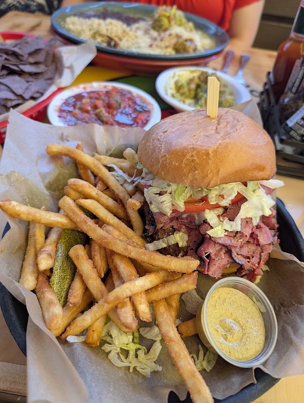 Oscar's Cafe 4