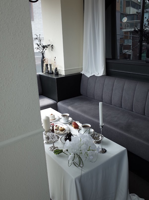 ADTE Cafe&Salon(아드떼카페앤살롱)