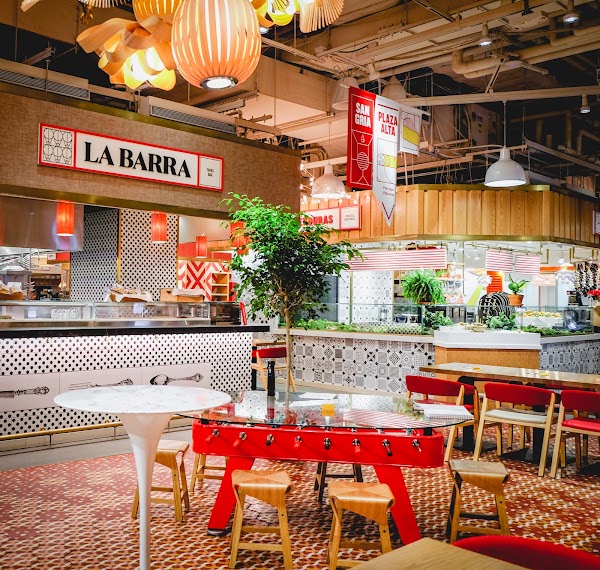 La Barra at Mercado Little Spain