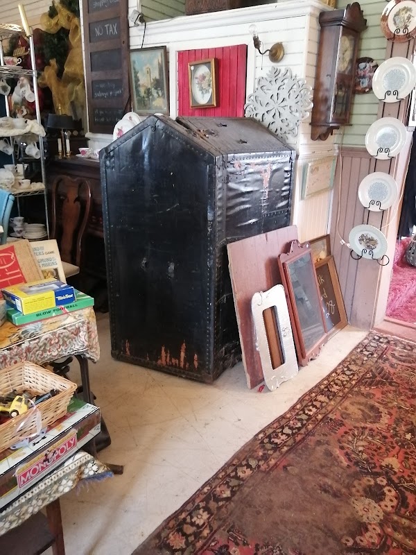 The Pink Church Boutique 2