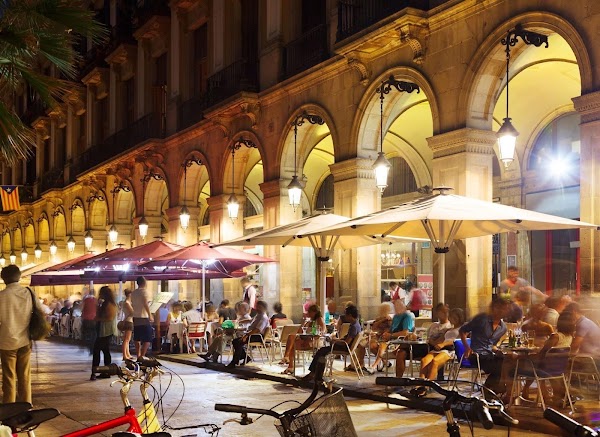 Plaça Reial 4