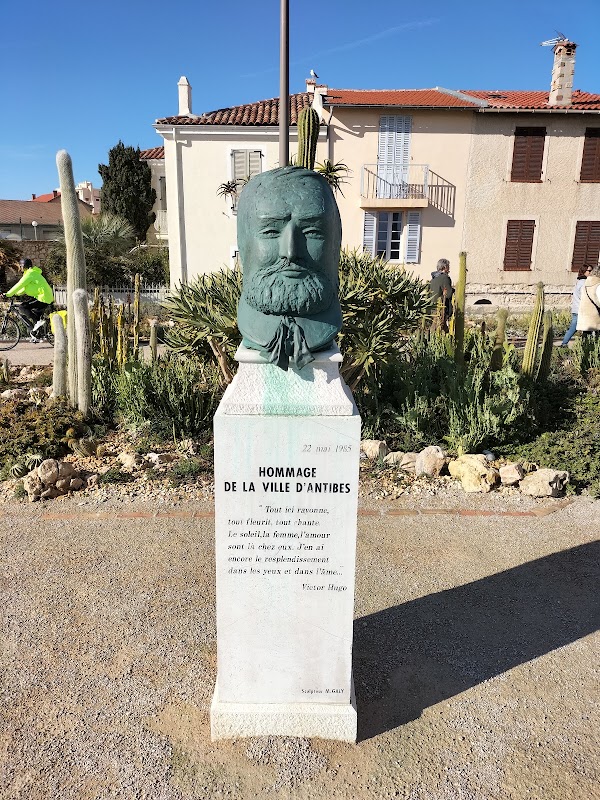 Poètes Garden 2