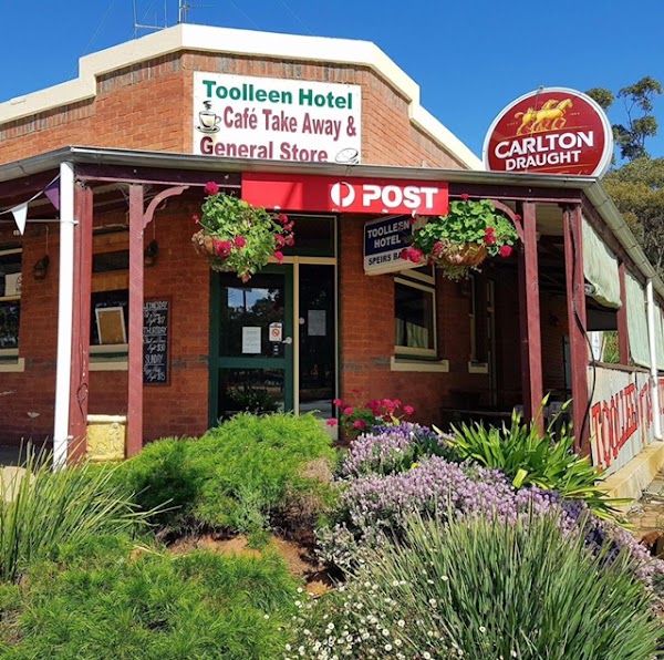 Toolleen Hotel & Tin Shed