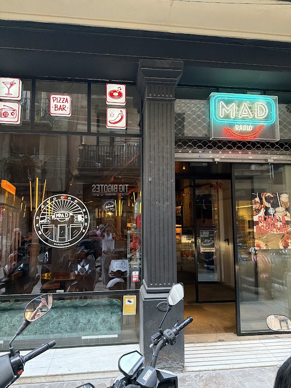 Mad Radio Pizza Bar Barcelona 1