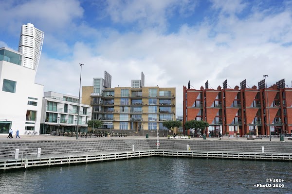 Malmo harbour lookout 4