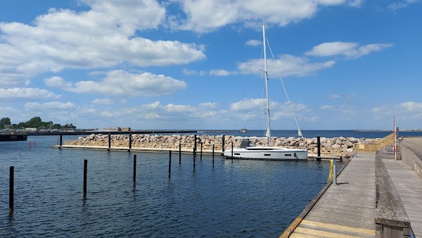 Malmo harbour lookout 2