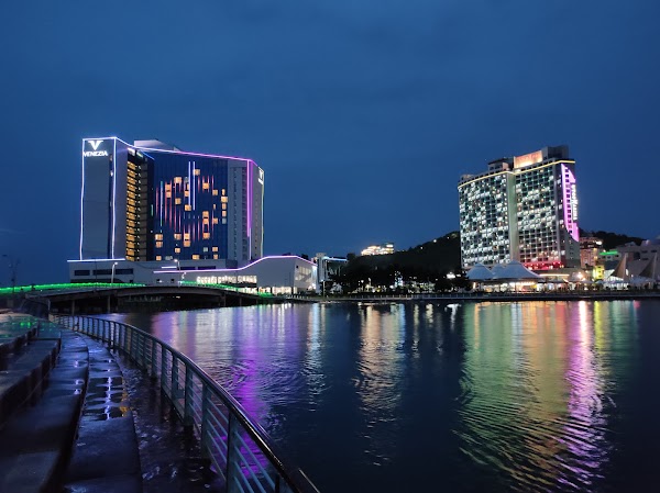 UTOP Marina Hotel & Resort