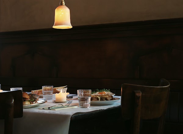 Cafe Toussaint 1