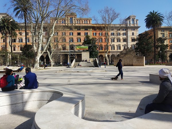 Piazza Vittòrio Emanuele II 3