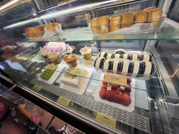 Molito Lifestyle Center 5