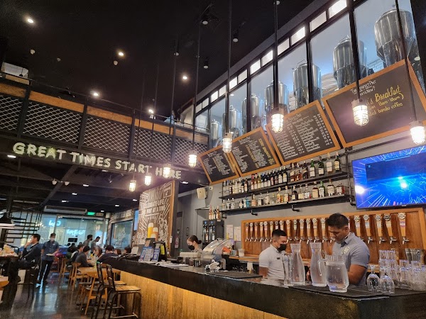 Molito Lifestyle Center 3