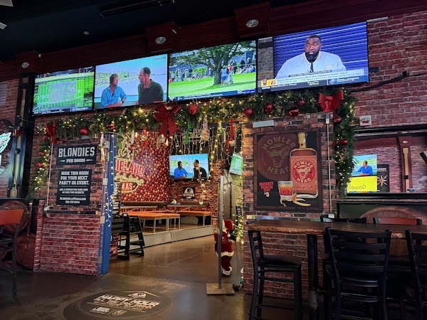 Blondies Sports Bar & Grill 3