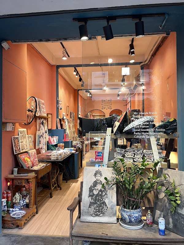 Collective Memory - The House of Curios