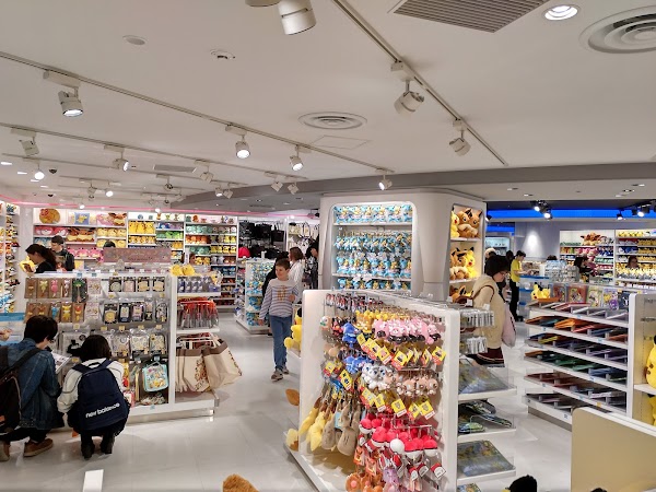 Pokémon Center Mega Tokyo & Pikachu Sweets 4