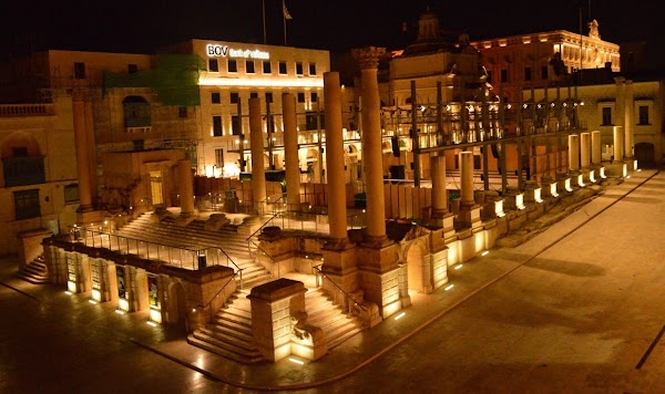 Pjazza Teatru Rjal 1