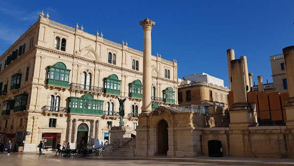 Pjazza Teatru Rjal 3