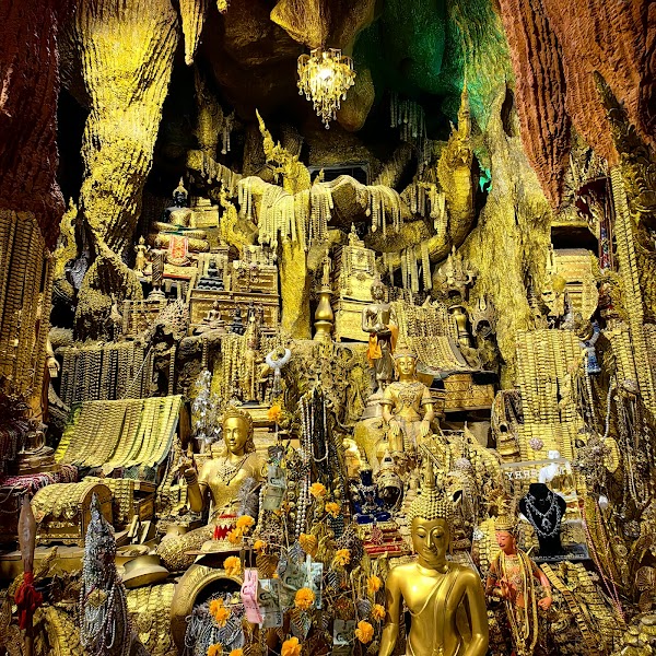 Wat Maneewong 2