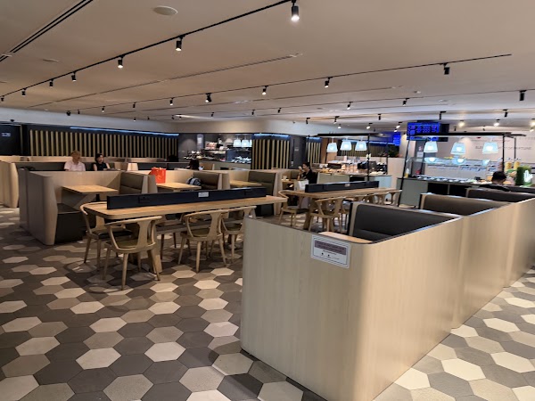 BLOSSOM - SATS & Plaza Premium Lounge (International Departures, Terminal 4) 1