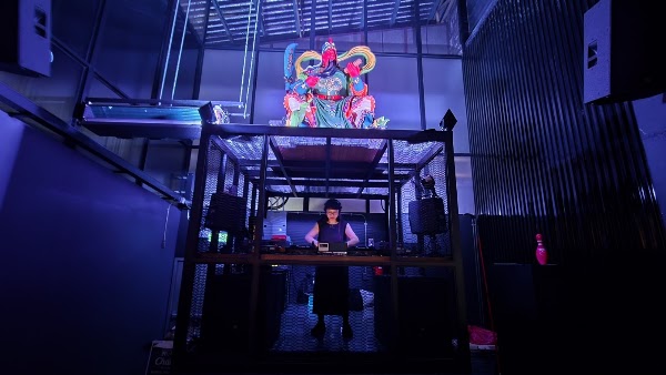 HANNIBAL - hidden rooftop (rainproof) bar 2