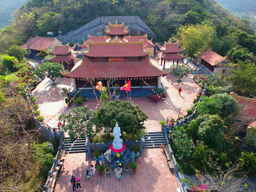Van Son Pagoda