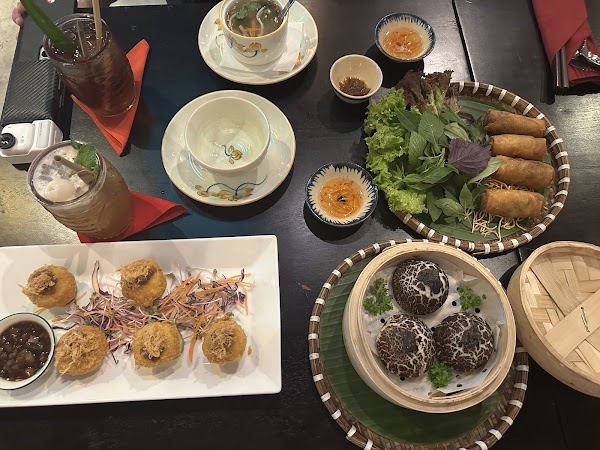 Shamballa Vegetarian, Restaurant & Teahouse - Sai Gon 4