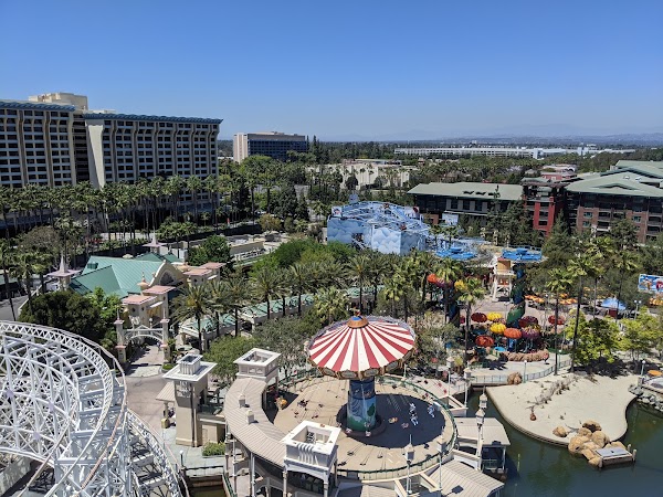 Pixar Pal-A-Round – Swinging 2