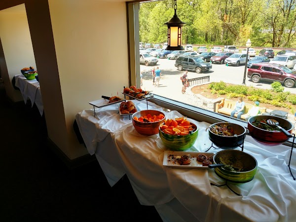 Multnomah Falls Lodge