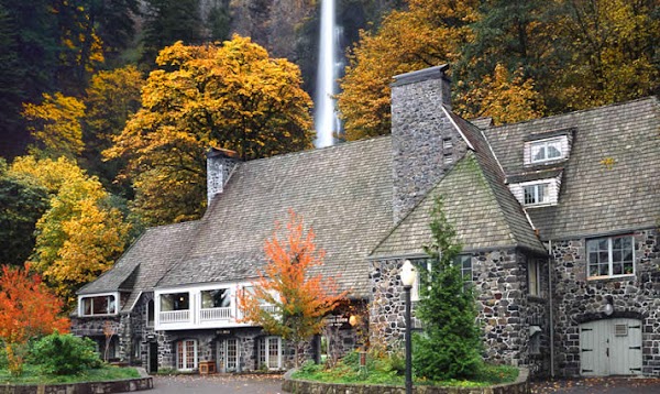 Multnomah Falls Lodge 3
