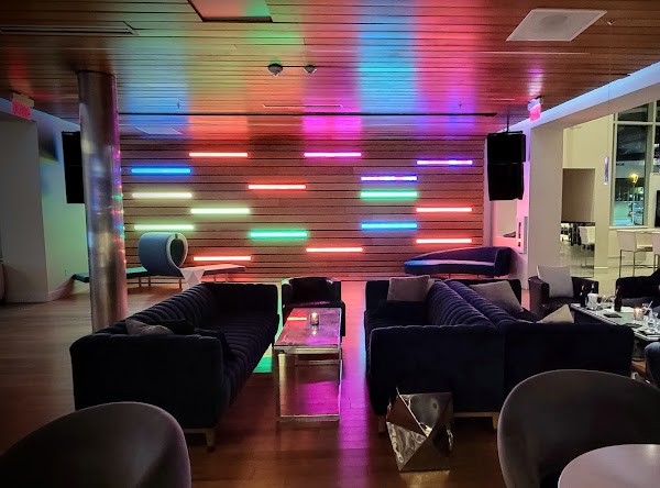 HALO Bar | Bistro 2