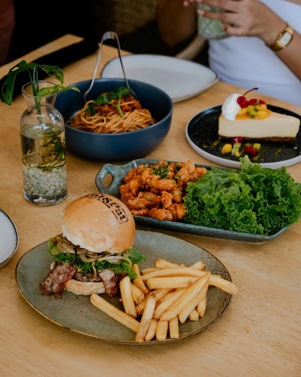 Pat & Pat Restaurant 5