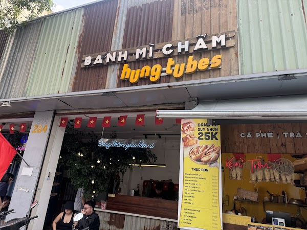 Bánh mì chấm Hung Tubes