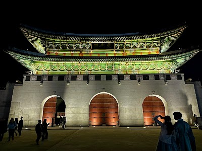 Gwanghwamun Woldae (Elevated Platform)