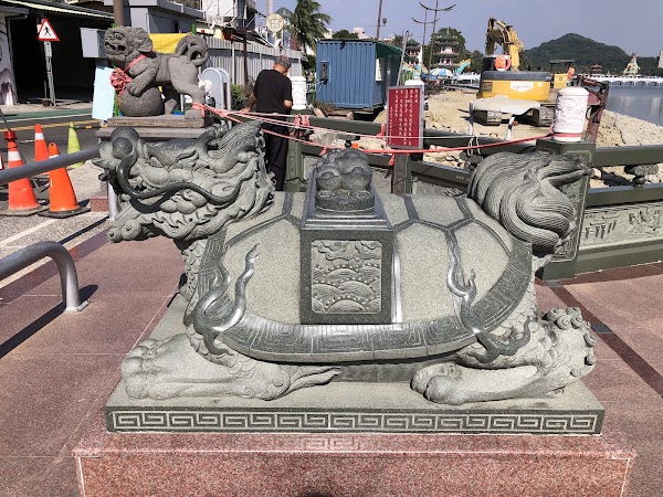 Dragon and Tiger Pagodas 2