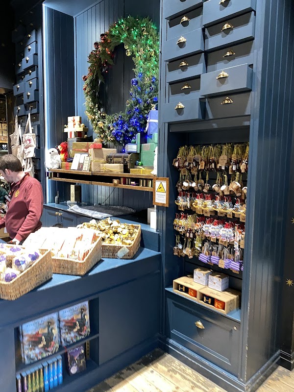 Harry Potter Shop King's Cross 4